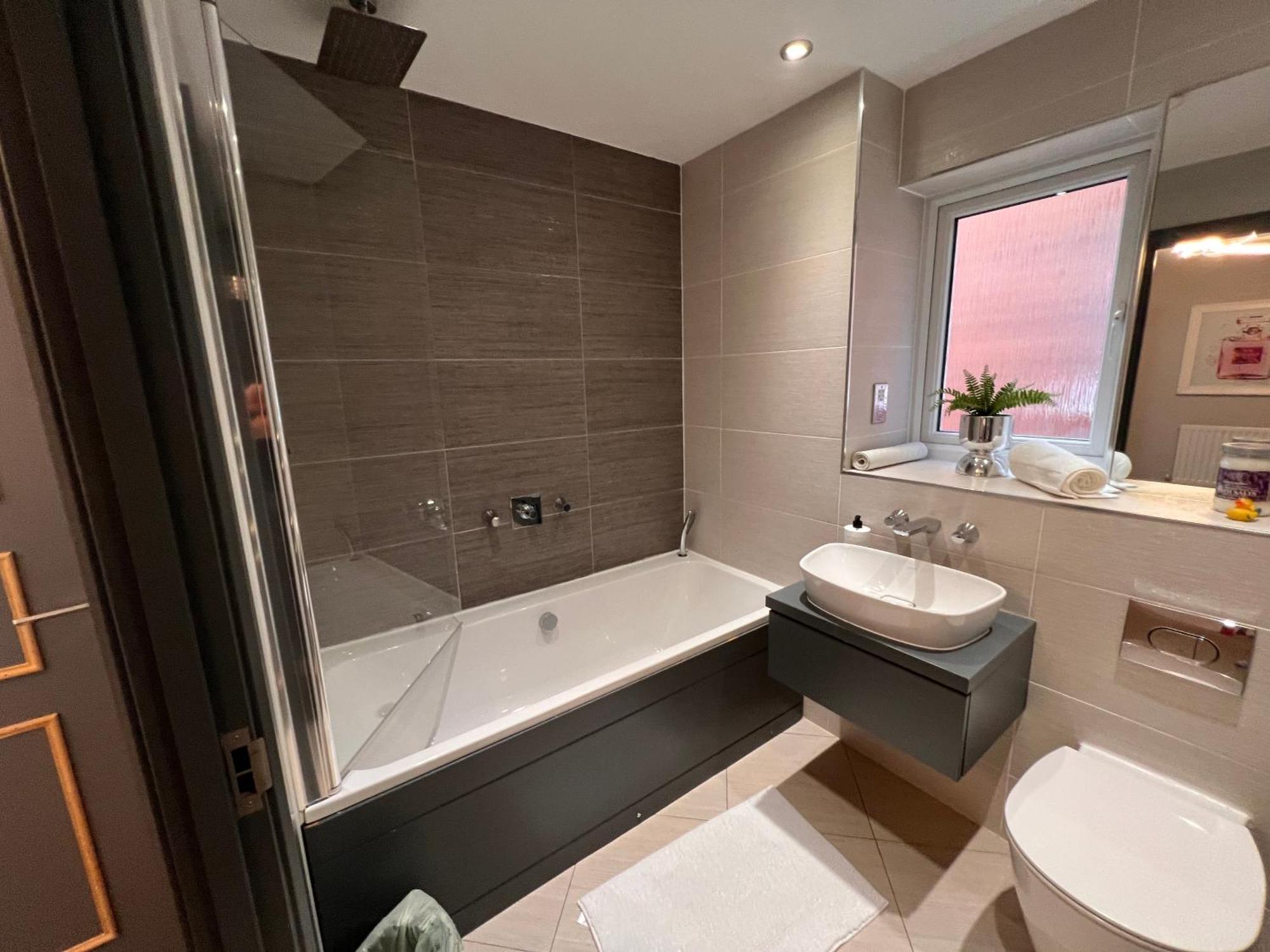 Luxury Durham Home In Dh1, Free Parking, No Fees Ngoại thất bức ảnh